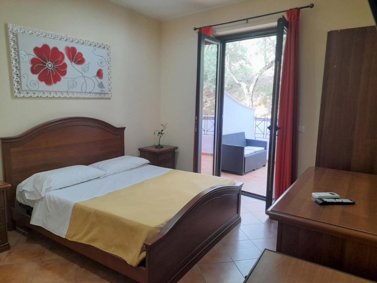 B&B Il Giardino Di Zefiro Джоиоза-Мареа Экстерьер фото