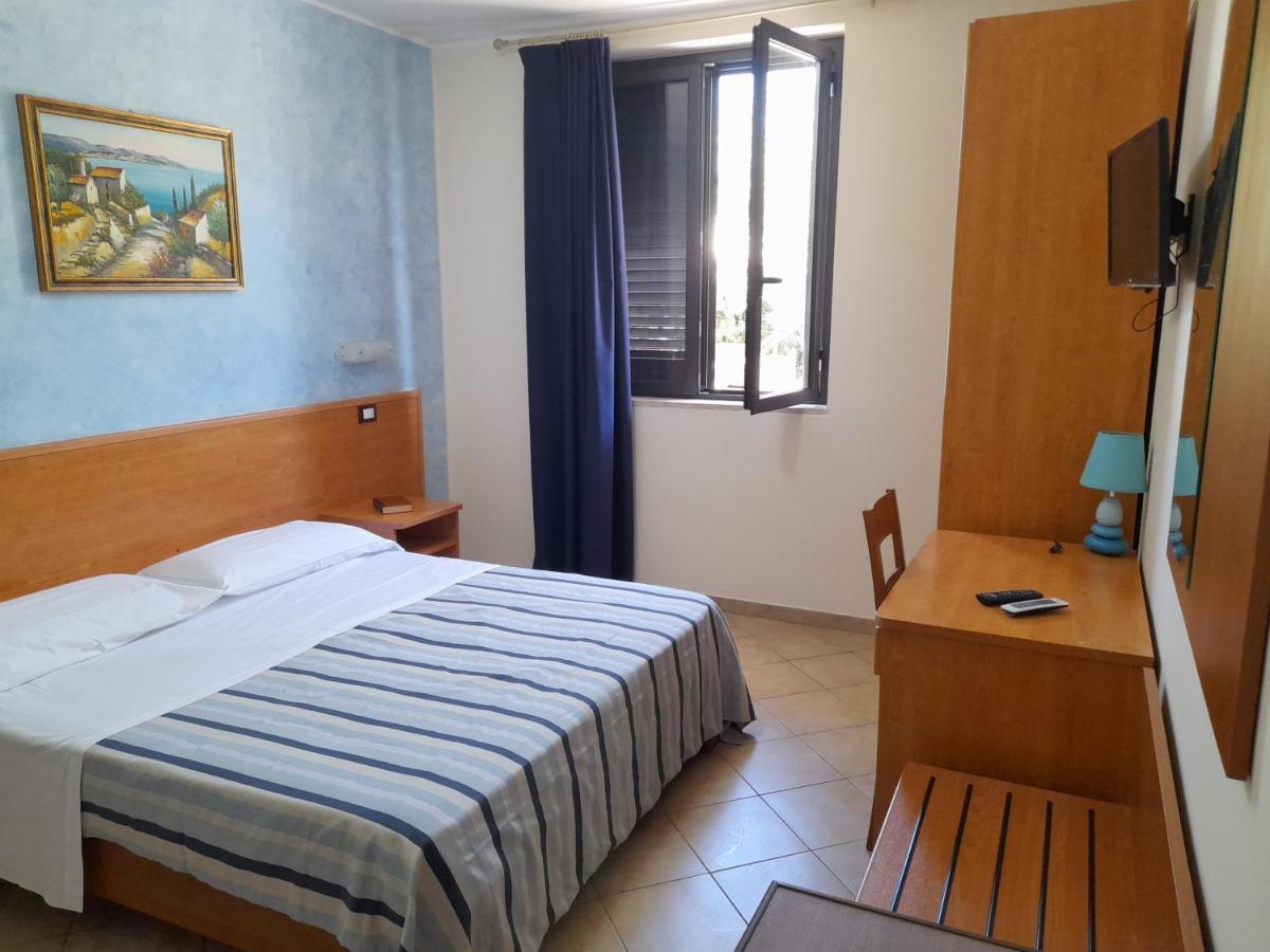 B&B Il Giardino Di Zefiro Джоиоза-Мареа Экстерьер фото